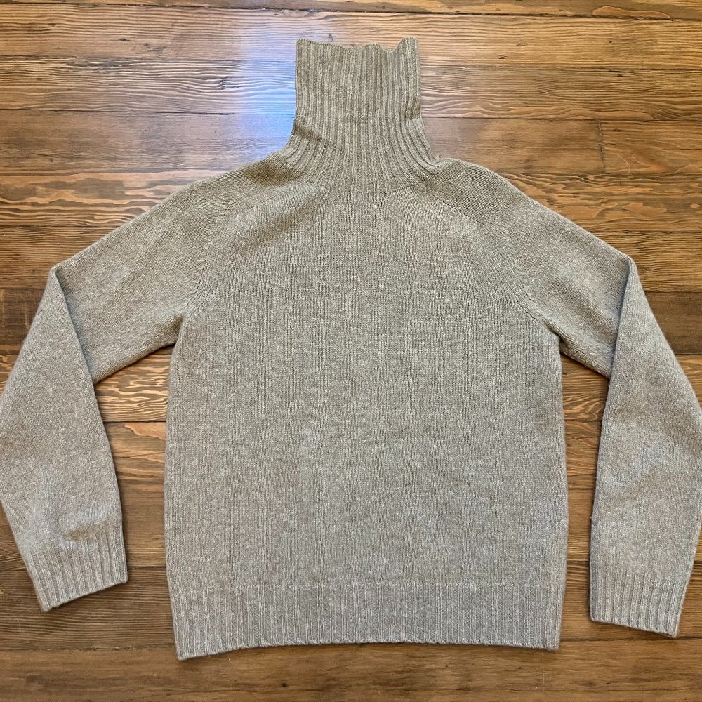 Women's Filson brand 100% Lambswool Turtleneck Sweater - Medium